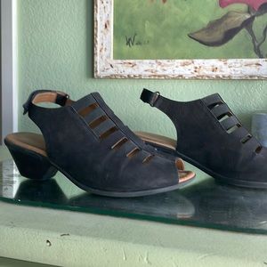 Comfortiva Faye ankle bootie/sandal extra wide 8.5